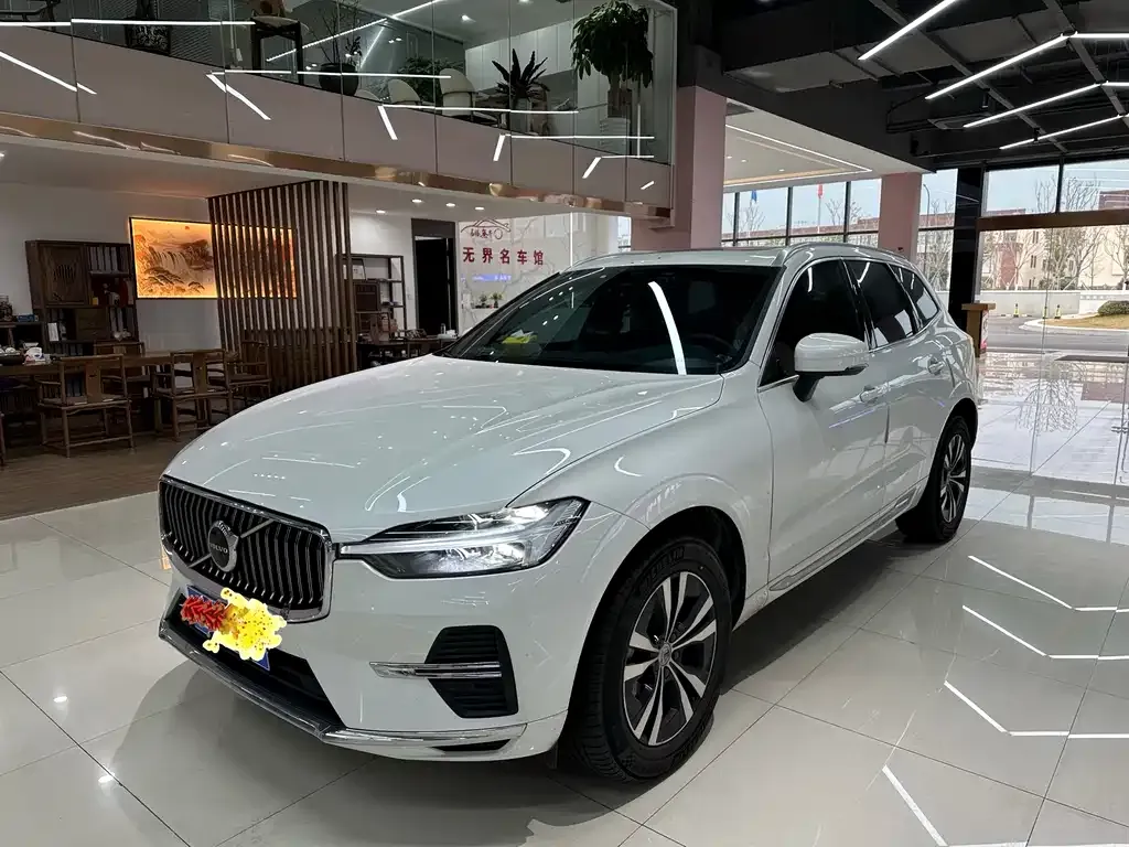 Volvo XC60 — фото 1