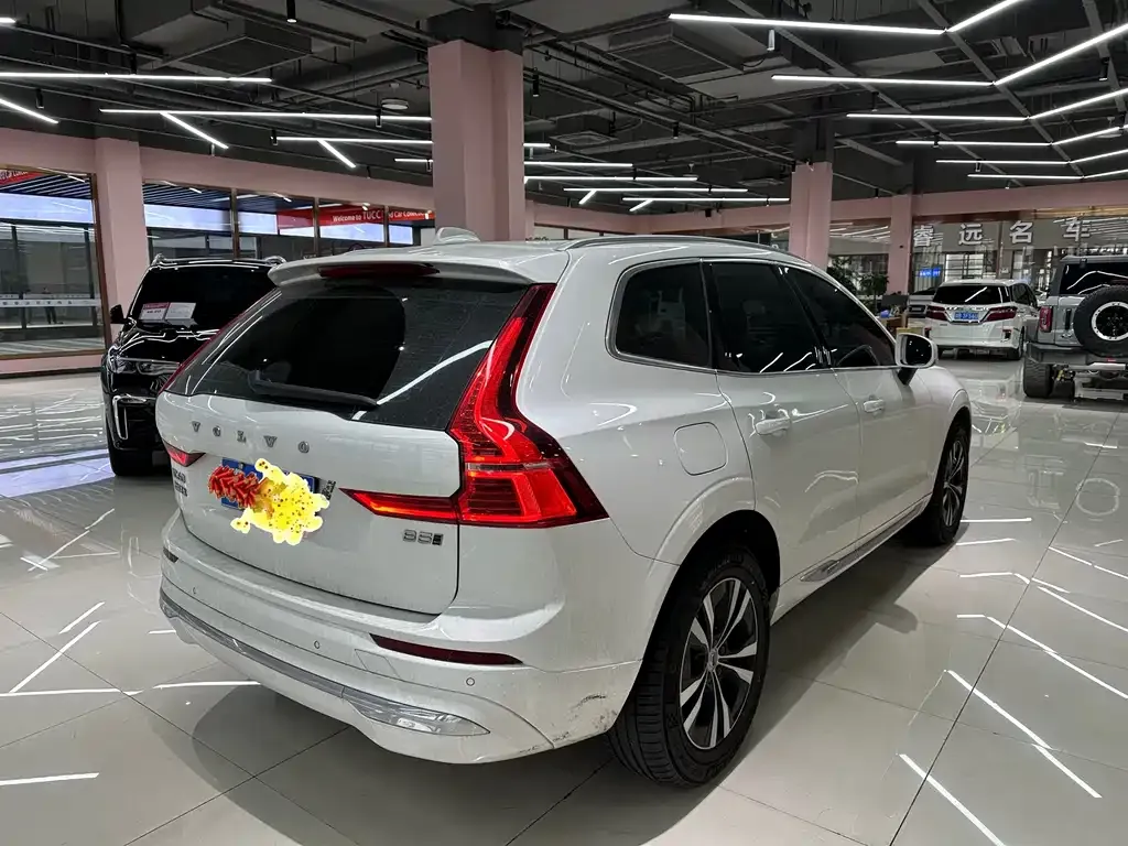Volvo XC60 — фото 4