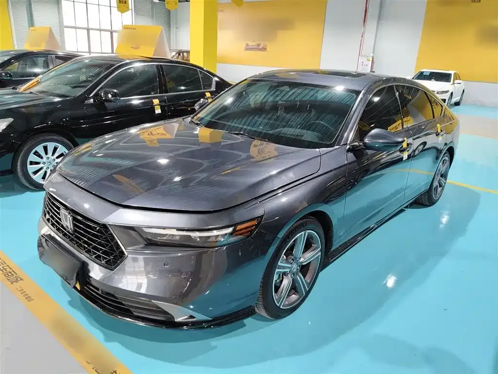 Honda Accord — фото 1