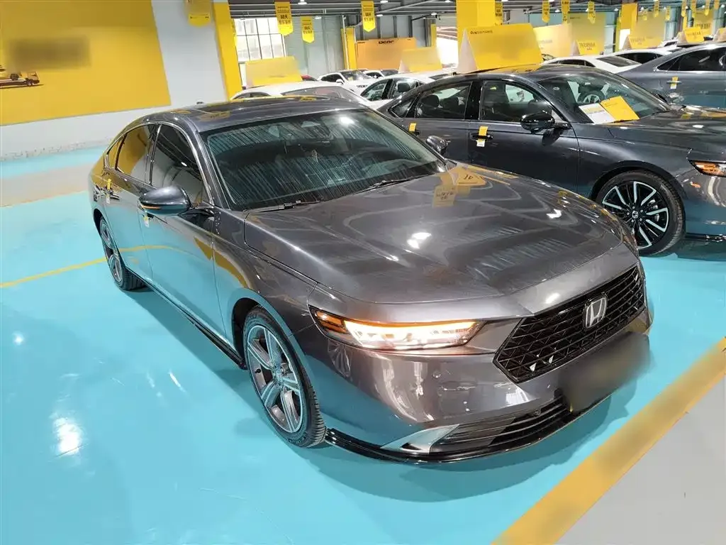 Honda Accord — фото 10