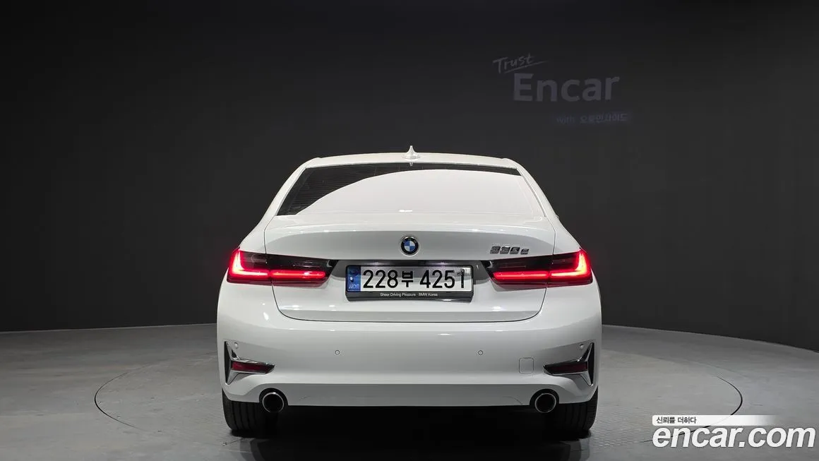 BMW 3-Series 2021 из KR, фото 2