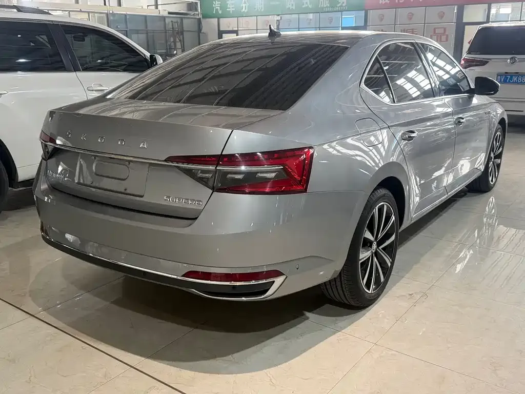 Skoda Superb 2023 из CN, фото 4