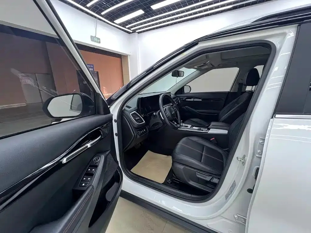 Kia KX3 2023 из CN, фото 4