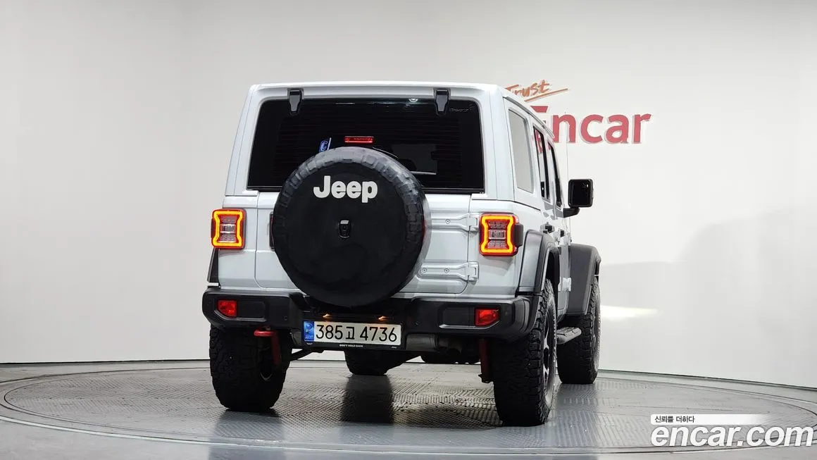 Jeep Wrangler — фото 7
