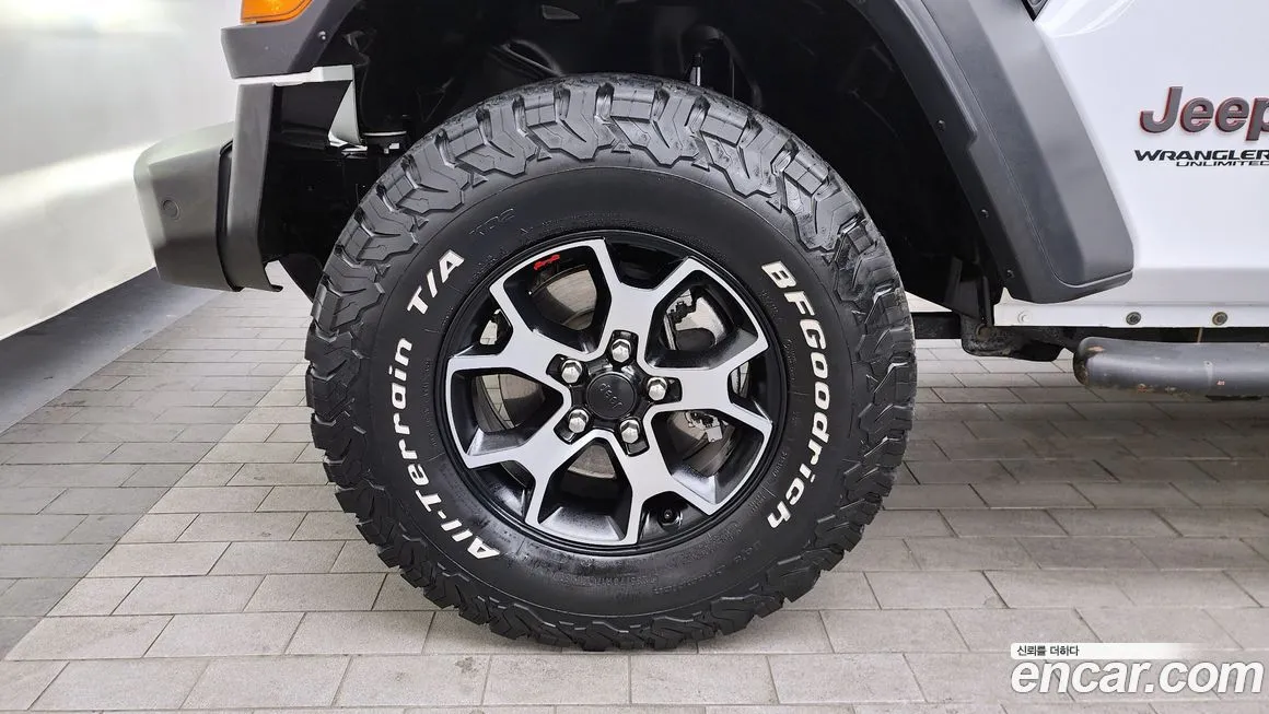 Jeep Wrangler — фото 9