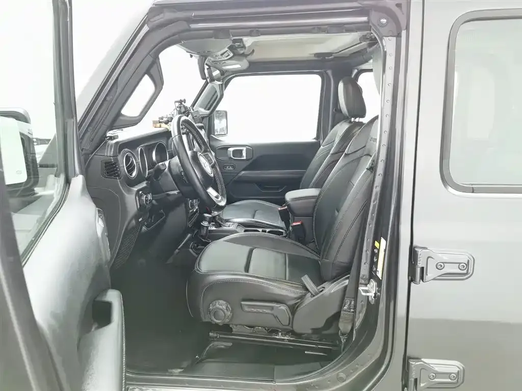 Jeep Gladiator 2023 из CN, фото 8