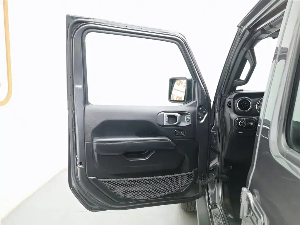 Jeep Gladiator 2023 из CN, фото 7