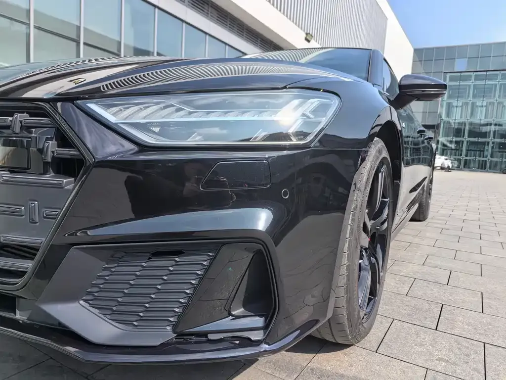 Audi A7L 2023 из CN, фото 5