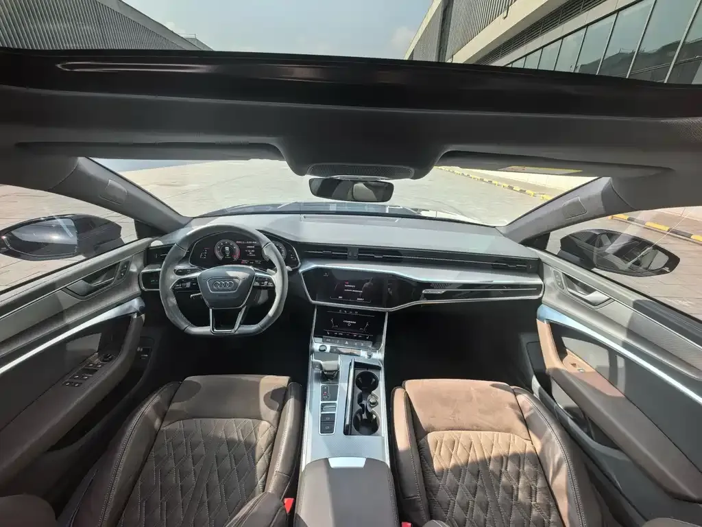 Audi A7L 2023 из CN, фото 10