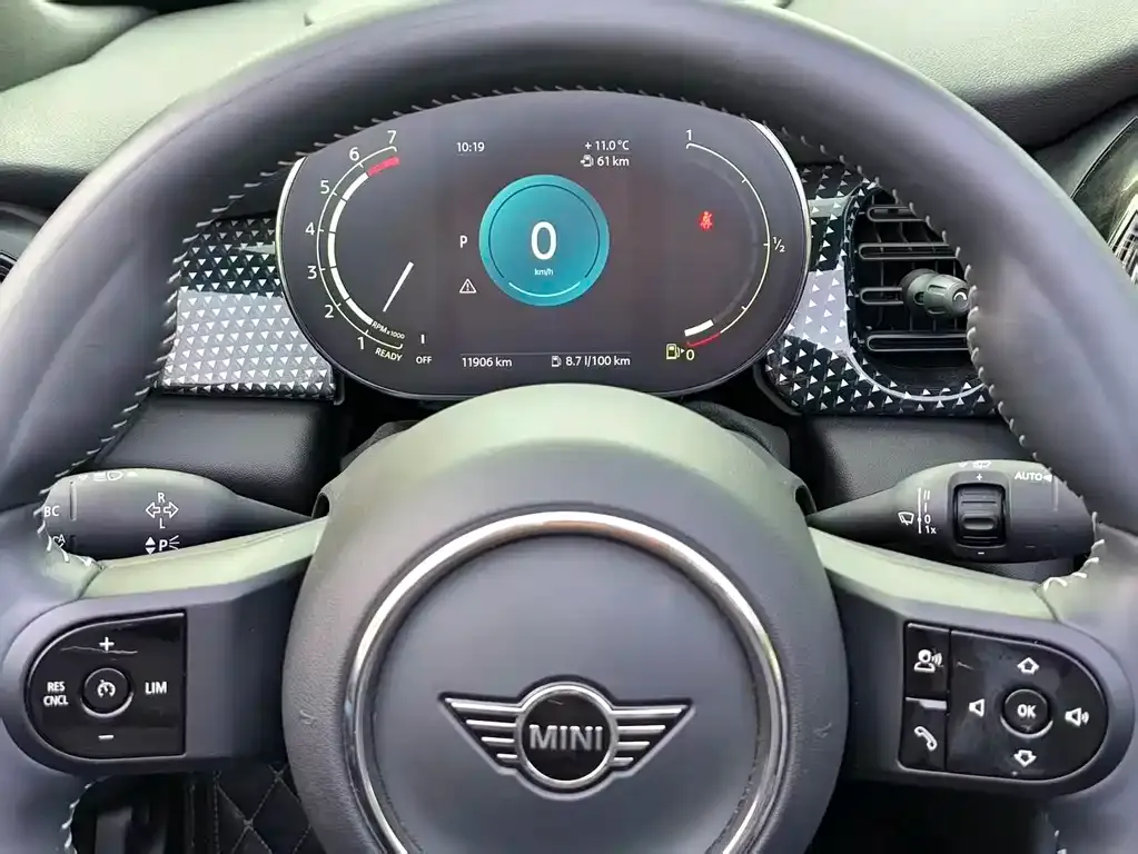 MINI Cooper (3-door) 2022 из CN, фото 2