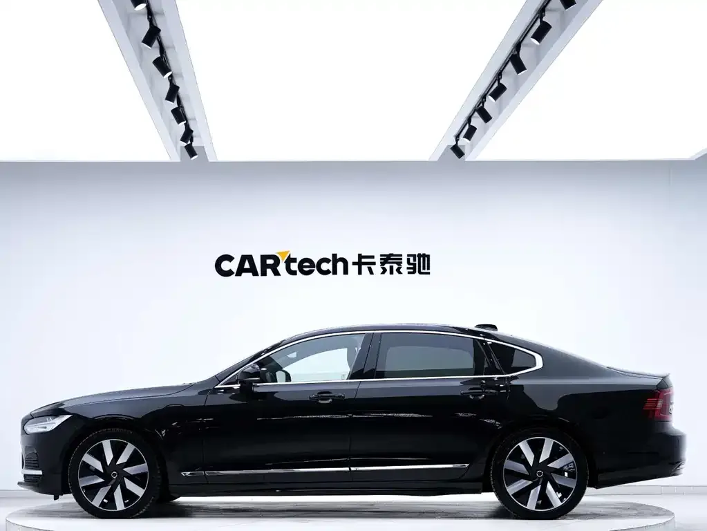 Volvo S90 PHEV 2024 из CN, фото 6