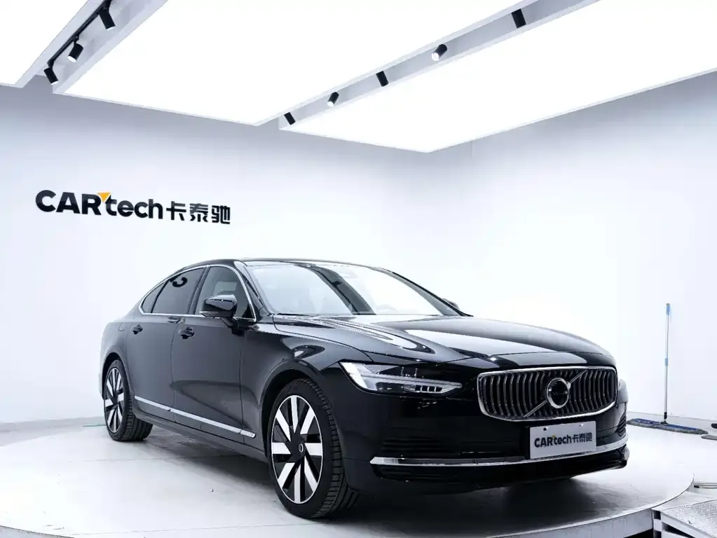 Volvo S90 PHEV 2024 из CN, фото 4