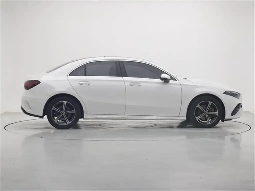 Mercedes-Benz A-Class 2024 из CN, фото 10