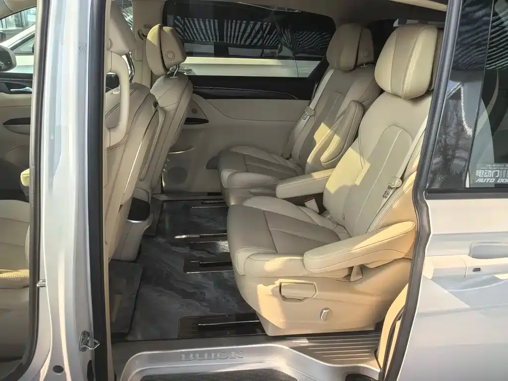 Buick GL8 2023 из CN, фото 8