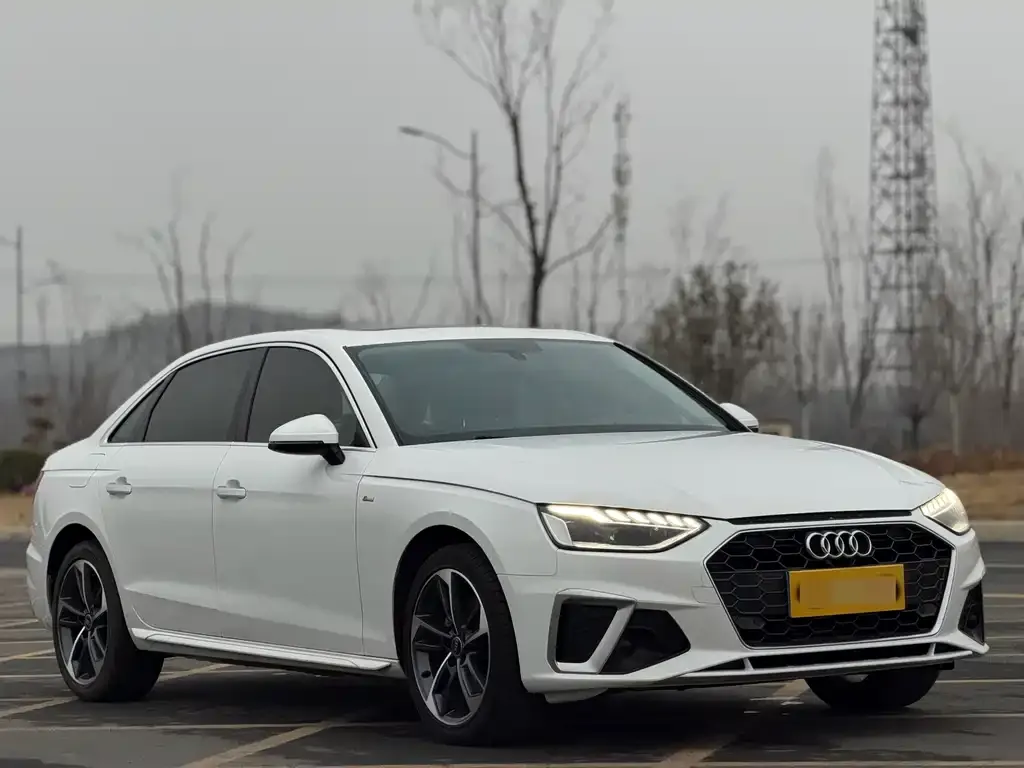 Audi A4L 2022 из CN, фото 4