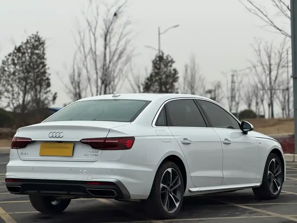 Audi A4L 2022 из CN, фото 6