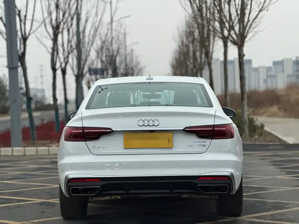 Audi A4L 2022 из CN, фото 3