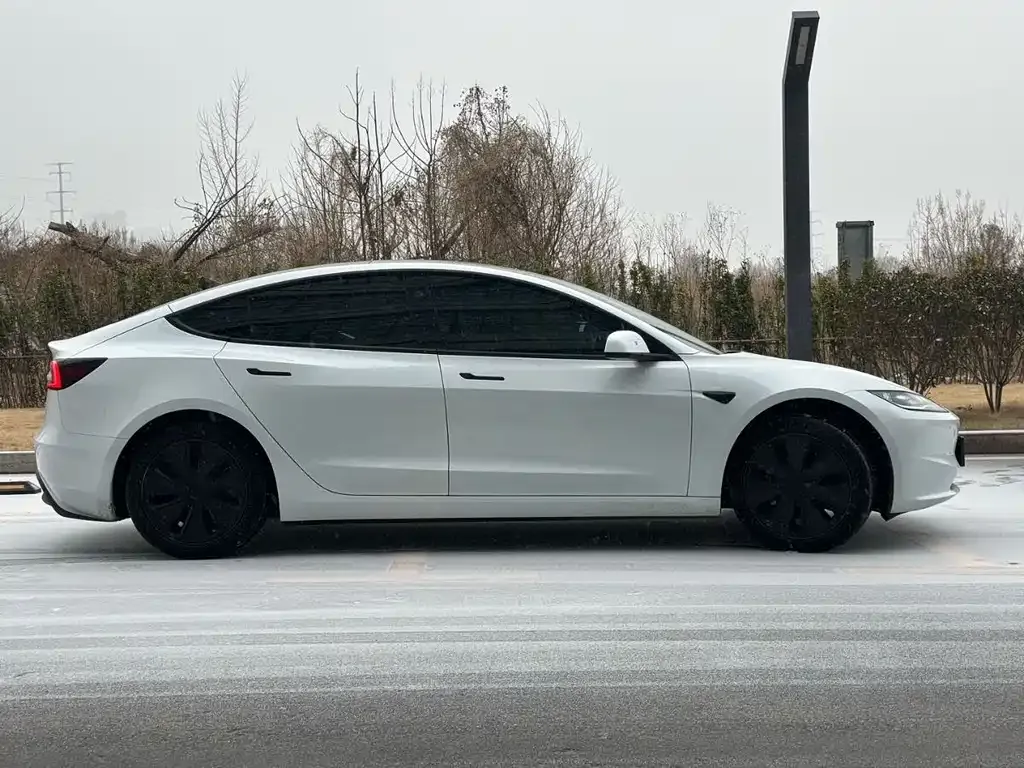 Tesla Model 3 2024 из CN, фото 10