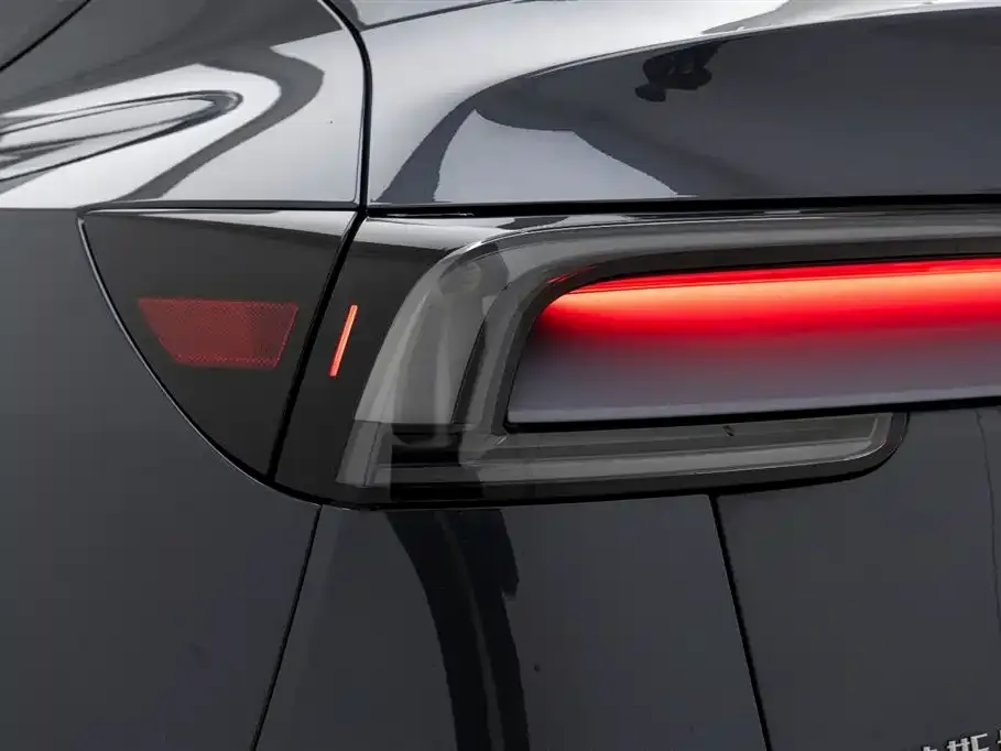 Tesla Model Y 2025 из CN, фото 8