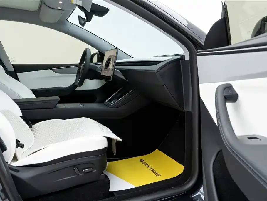 Tesla Model Y 2025 из CN, фото 6