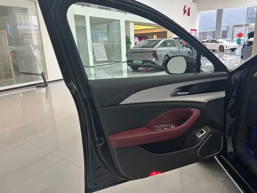 Hongqi H5 PHEV 2026 из CN, фото 10