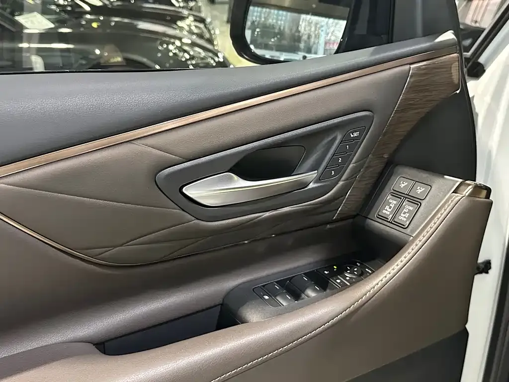Toyota Alphard 2025 из CN, фото 4