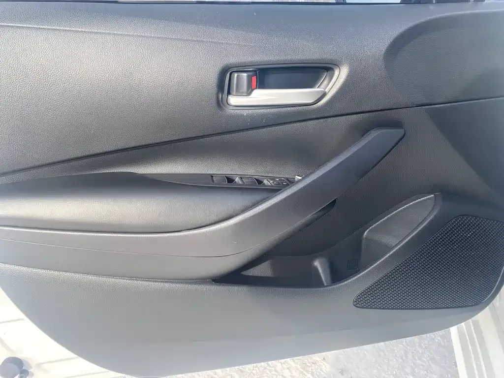 Toyota Corolla 2023 из CN, фото 10