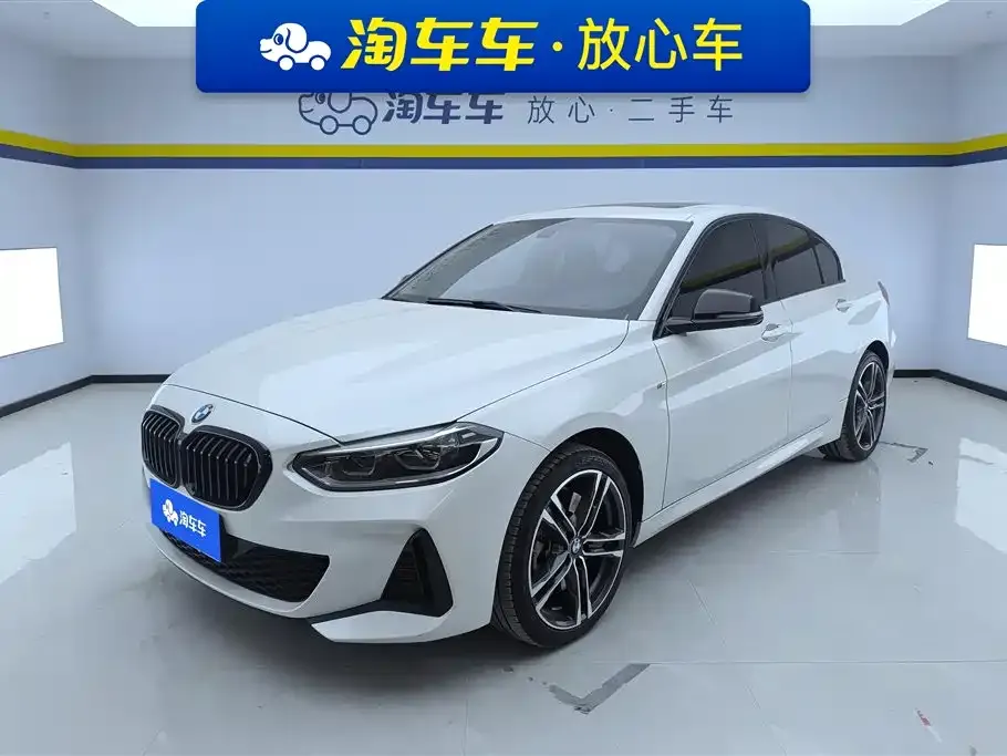 BMW 1 Series 2021 из CN, фото 1