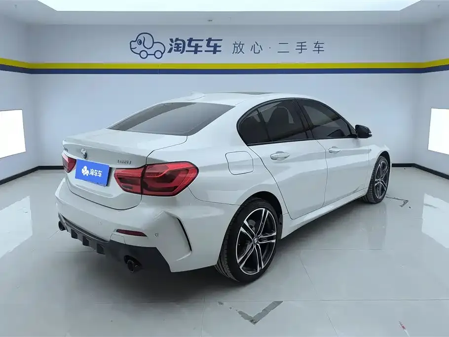 BMW 1 Series 2021 из CN, фото 8