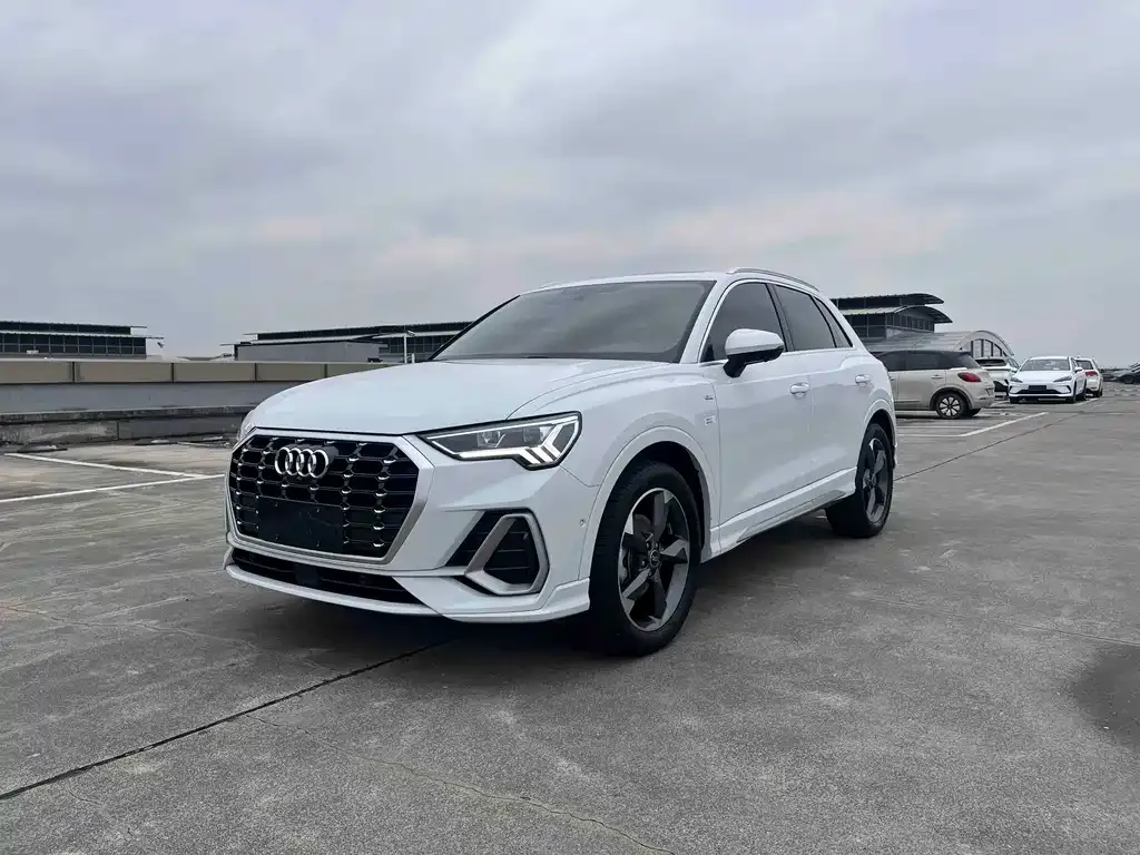 Audi Q3 2022 из CN, фото 1