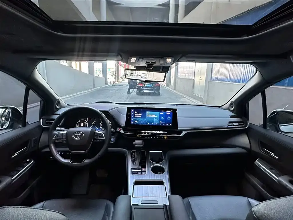Toyota Sienna 2023 из CN, фото 7