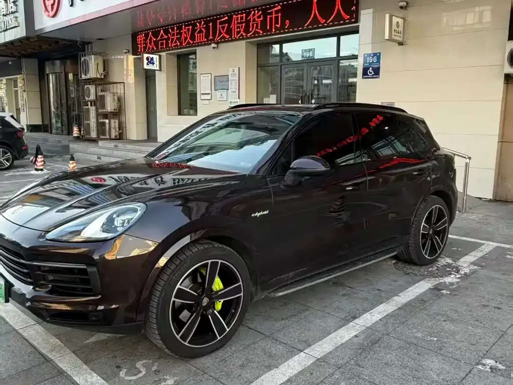 Porsche Cayenne Hybrid 2021 из CN, фото 1