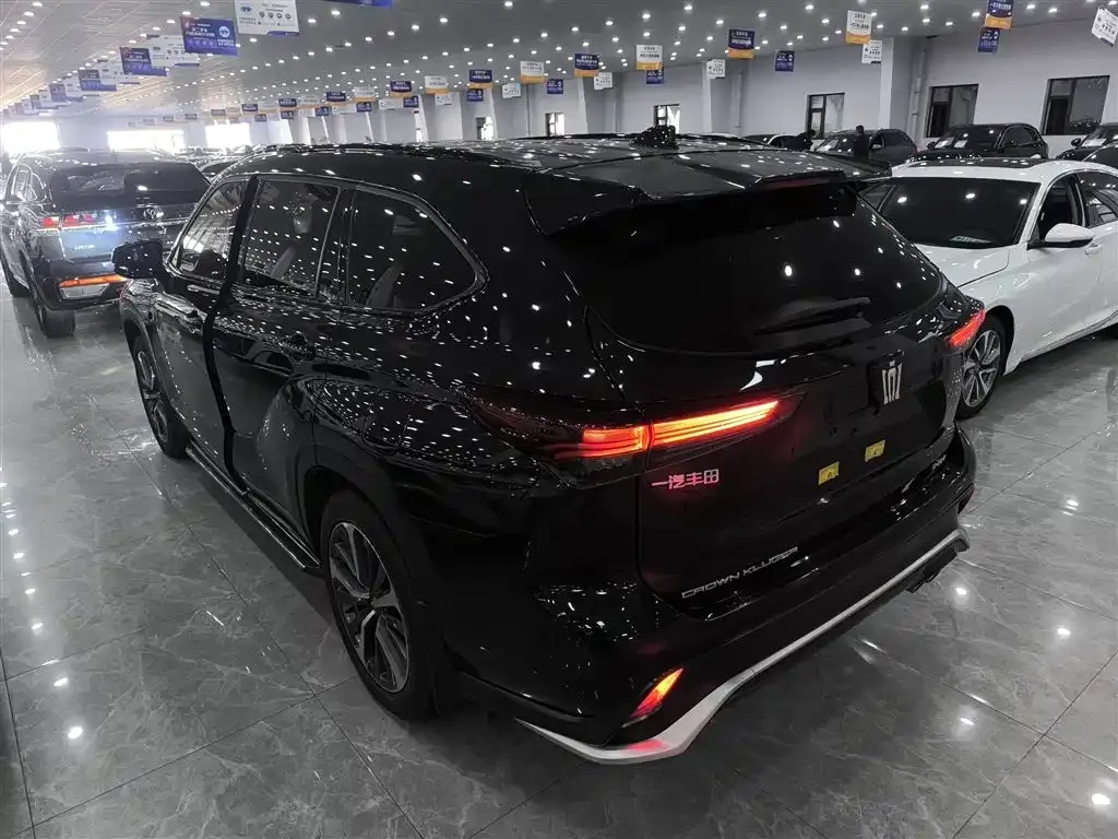 Toyota Crown Kluger 2025 из CN, фото 7