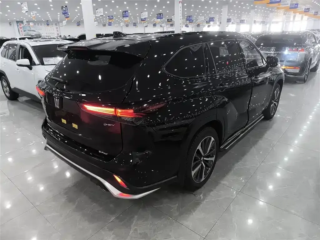 Toyota Crown Kluger 2025 из CN, фото 10