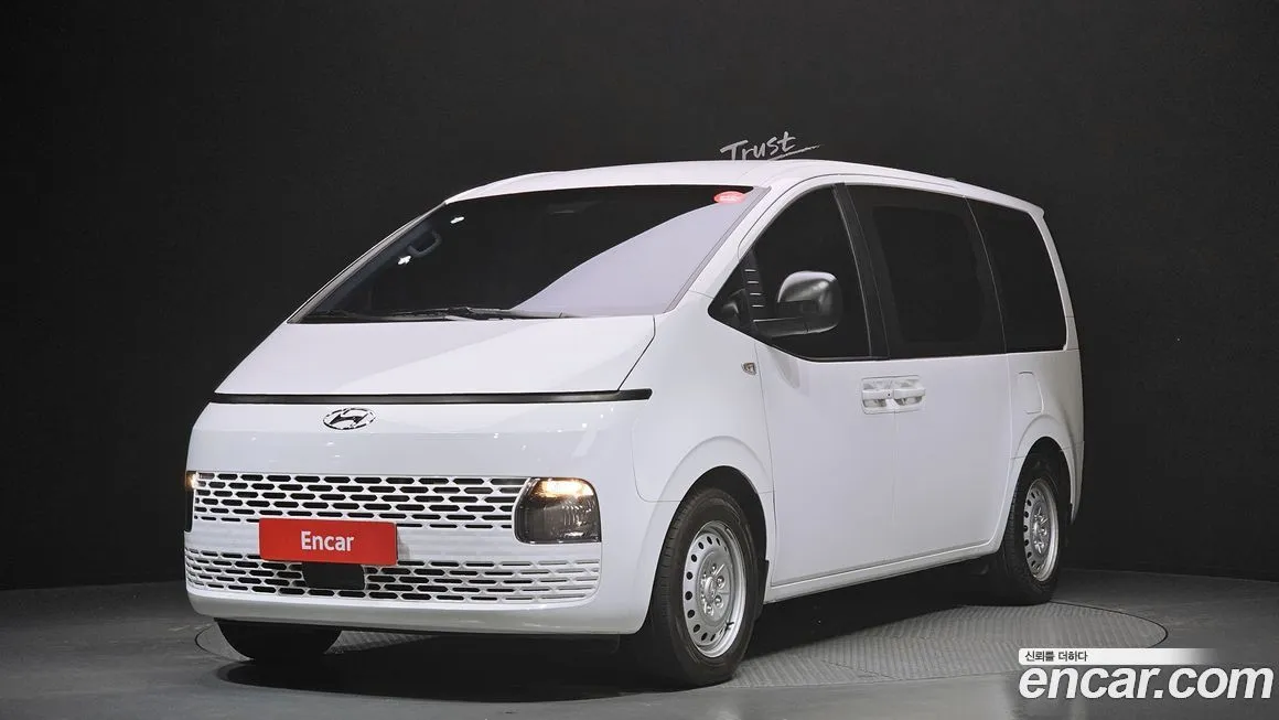 Hyundai Staria — фото 1