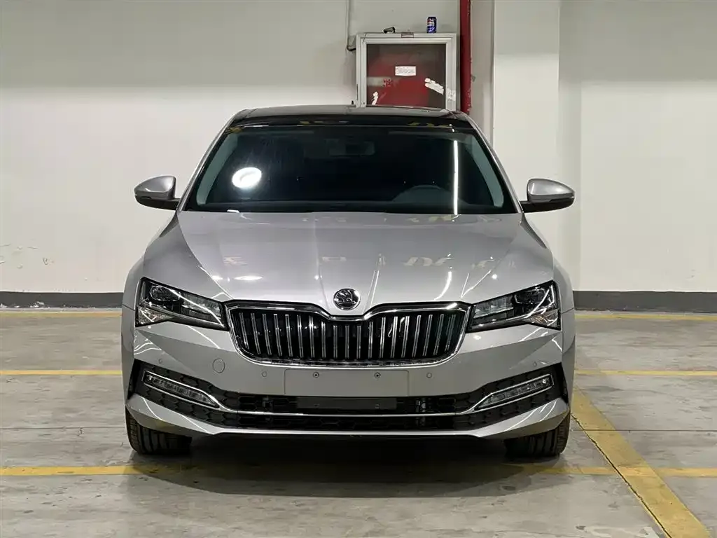 Skoda Superb — фото 6
