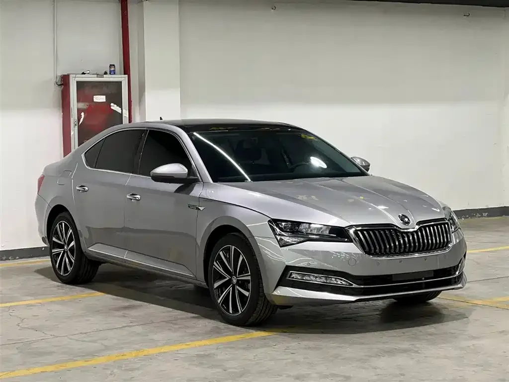 Skoda Superb — фото 3