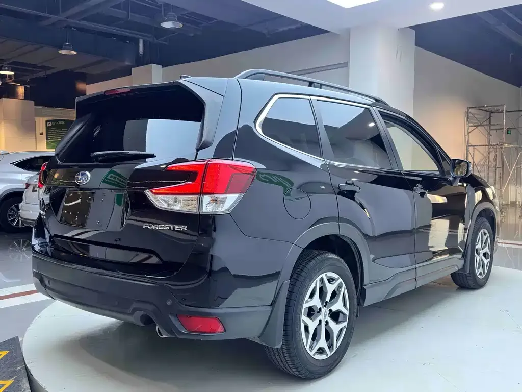 Subaru Forester 2021 из CN, фото 7