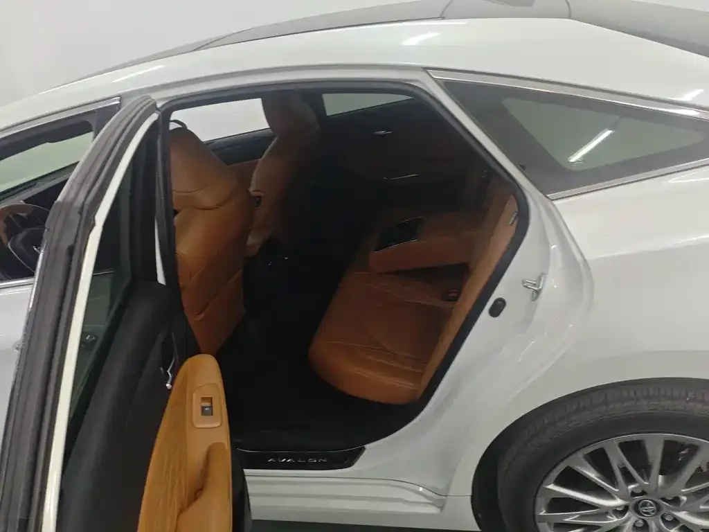 Toyota Avalon 2023 из CN, фото 8