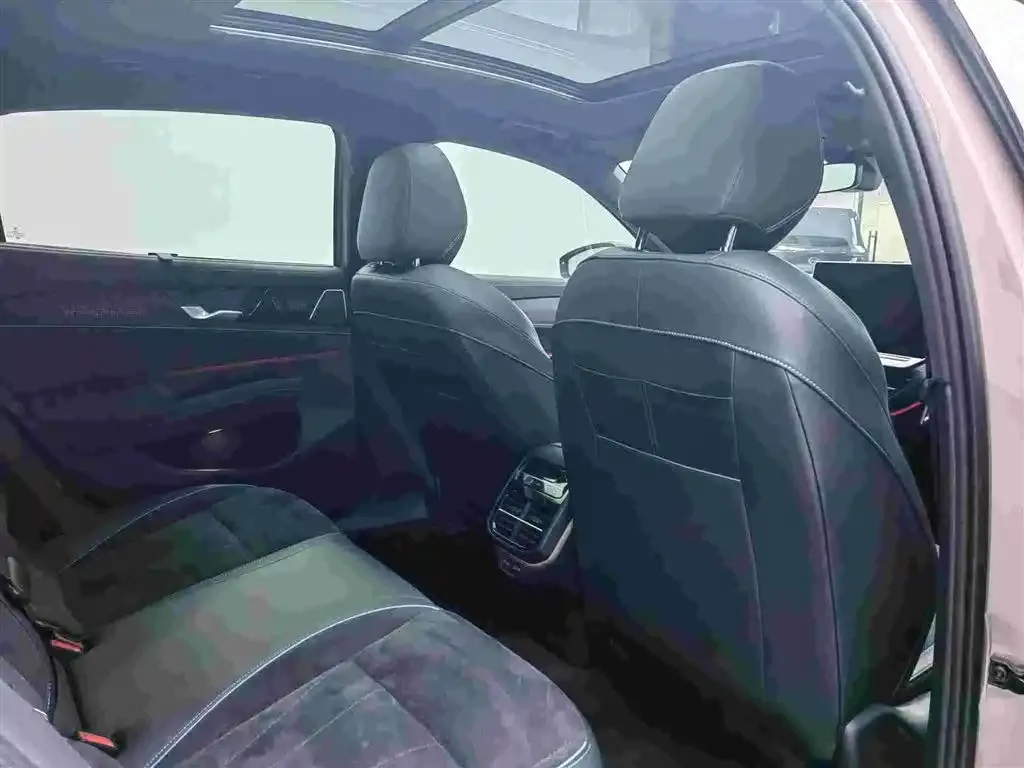 Volkswagen Passat 2024 из CN, фото 2
