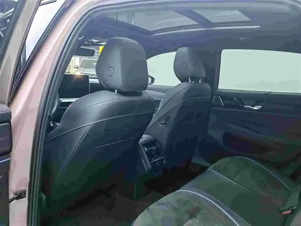 Volkswagen Passat 2024 из CN, фото 6