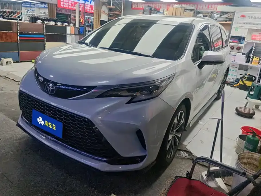 Toyota Granvia 2023 из CN, фото 1