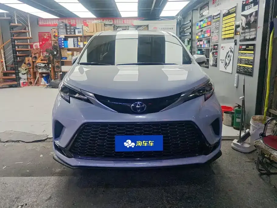 Toyota Granvia 2023 из CN, фото 8