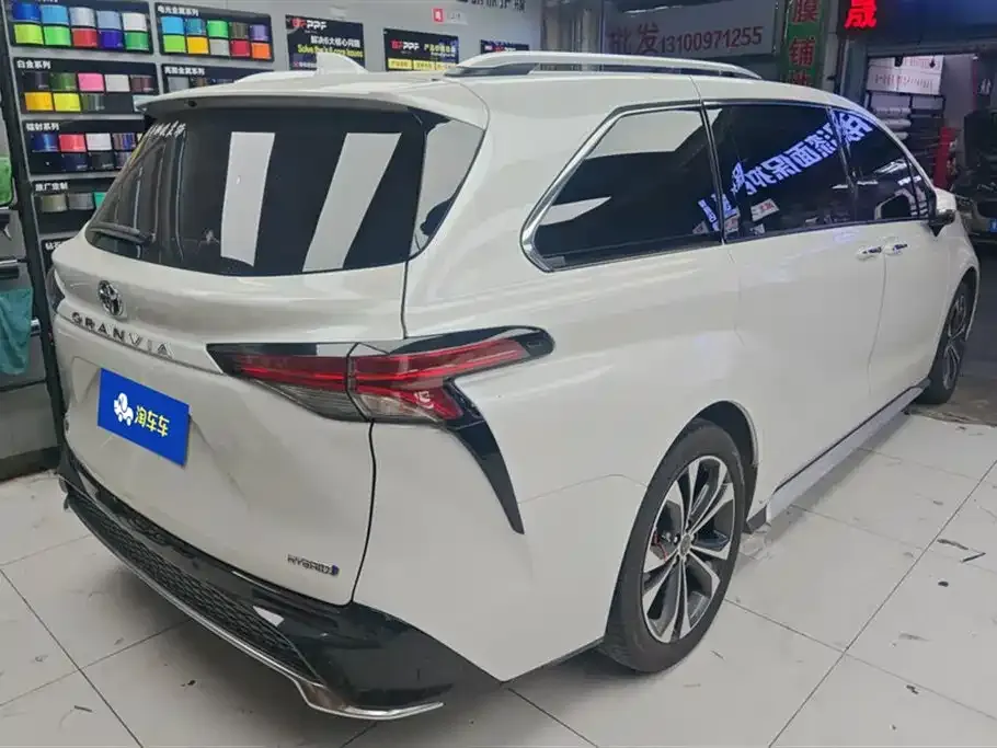 Toyota Granvia 2023 из CN, фото 6