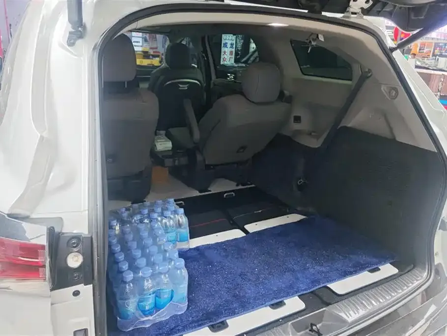 Toyota Granvia 2023 из CN, фото 9