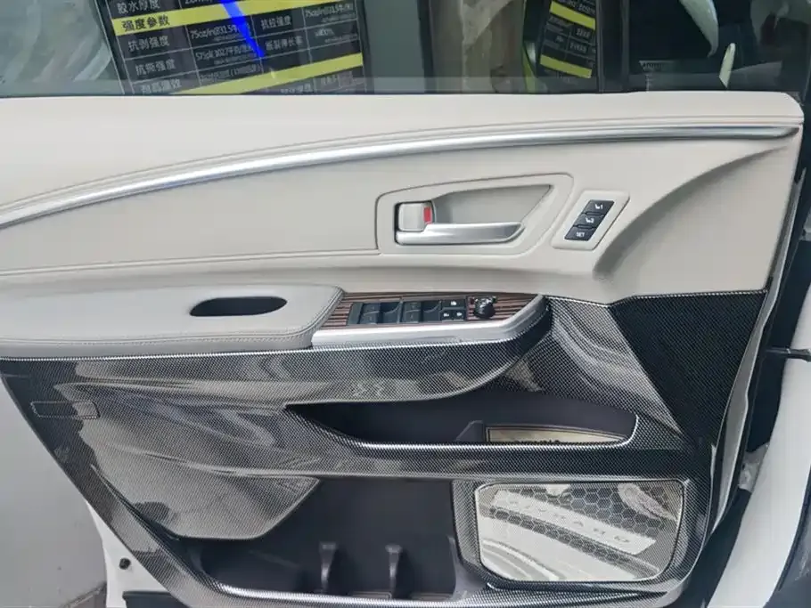 Toyota Granvia 2023 из CN, фото 10