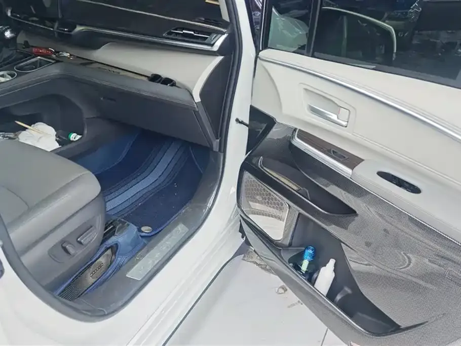 Toyota Granvia 2023 из CN, фото 4