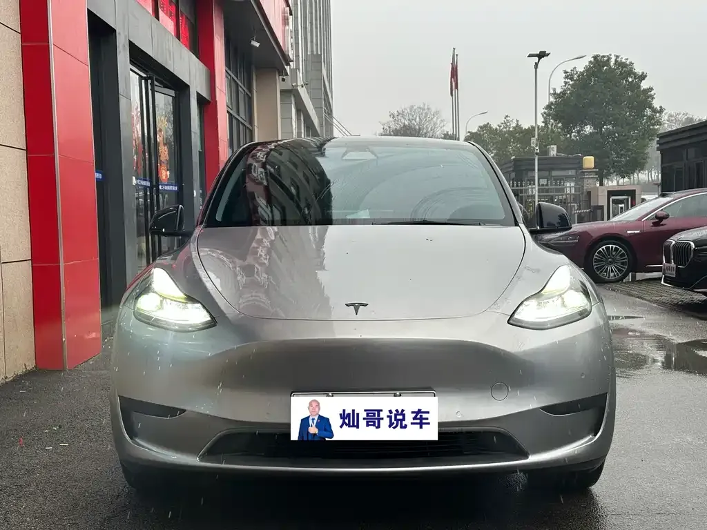 Tesla Model Y 2022 из CN, фото 8