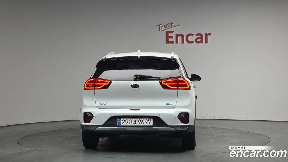 Kia Niro — фото 10