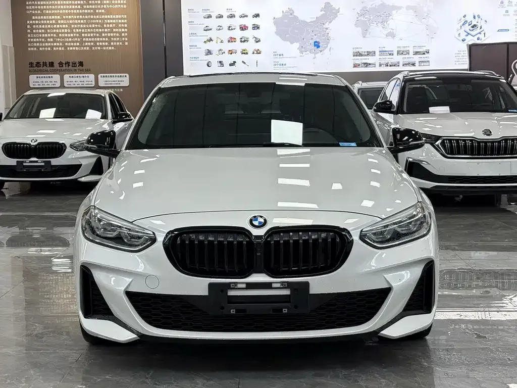 BMW 1 Series 2022 из CN, фото 1